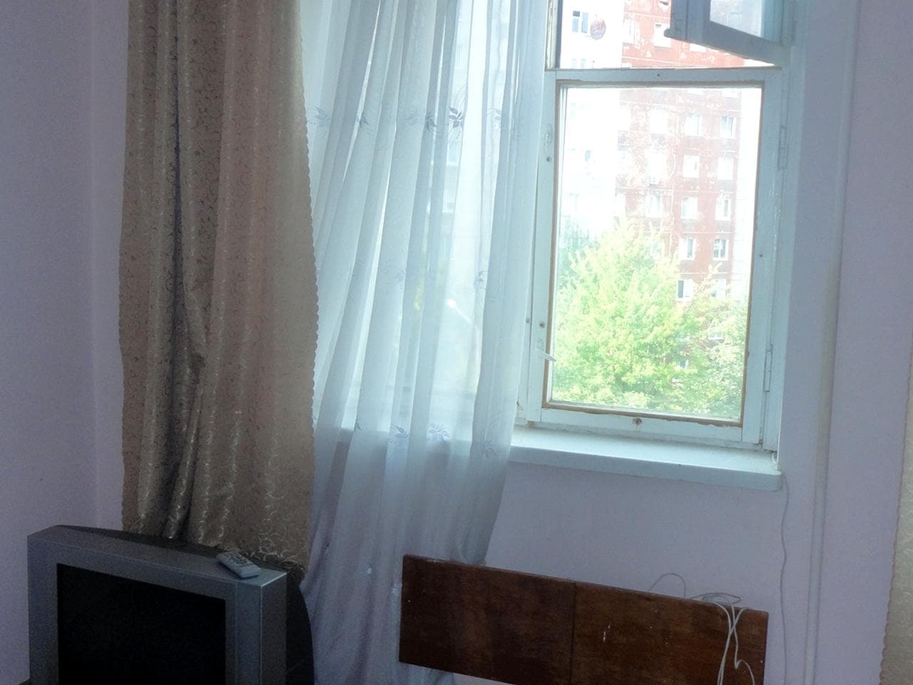 Зубрівська вул., 15