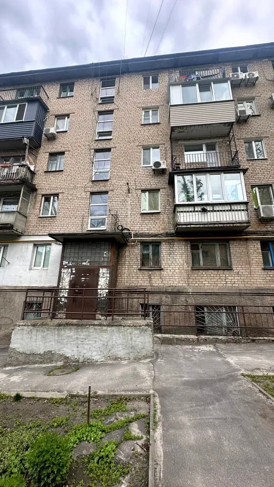 Олександра Поля просп. (Кірова), 92-А