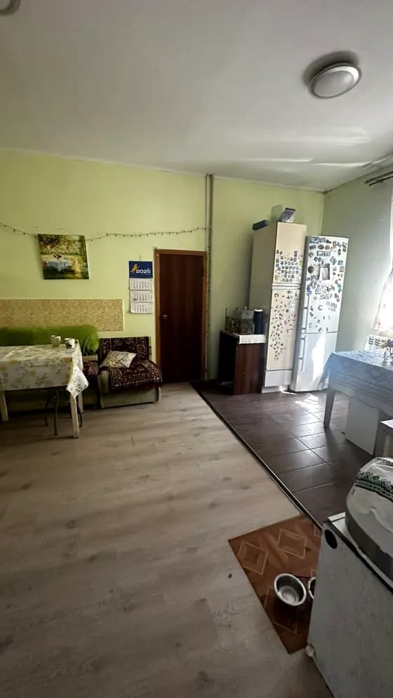 Станційна вул., 11