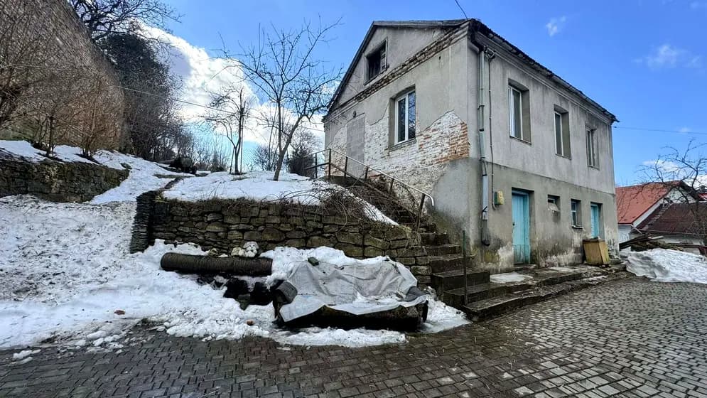 Дубенська вул., 40