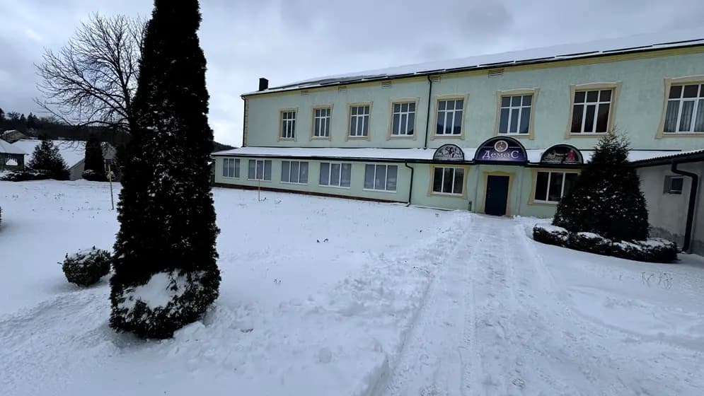 Джерельна вул., 17