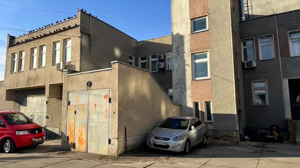 Каштанова вул., 6