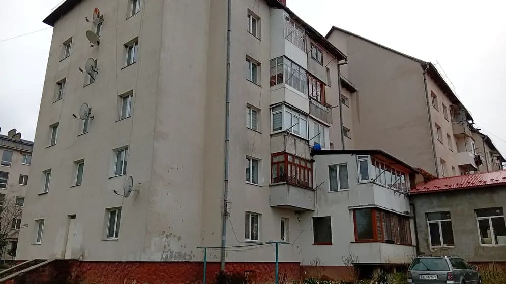 Української Армії вул. (Ломоносова), 4