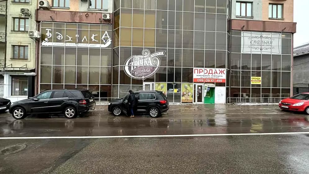 Степана Бандери вул., 53