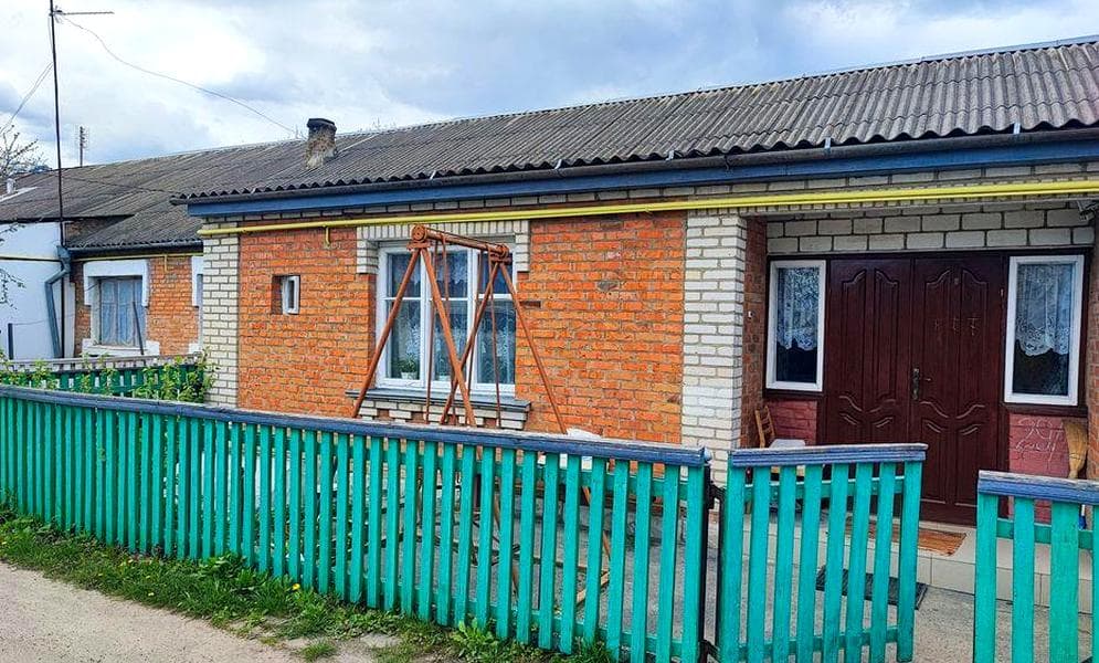 Великий одноповерховий будинок з меблями та з ГАРАЖЕМ у місті Гнівань