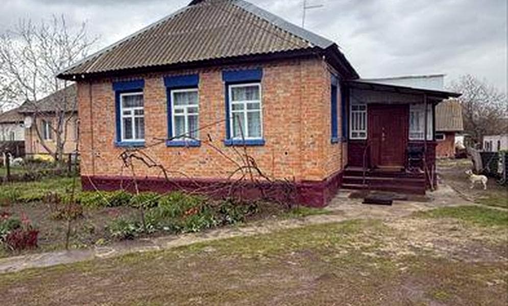 Продам  чудовий будинок в м . Носівка