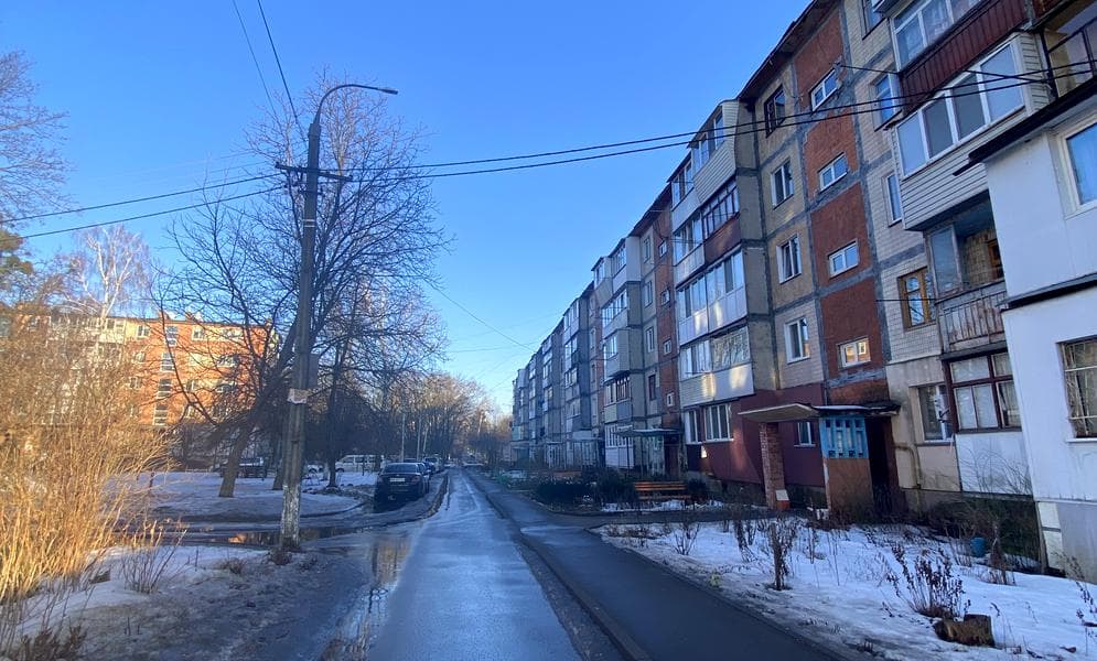 Юності просп., 11