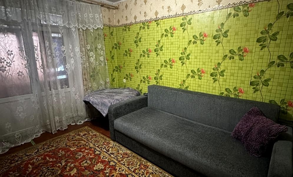 Університетський просп. (Гагаріна), 79