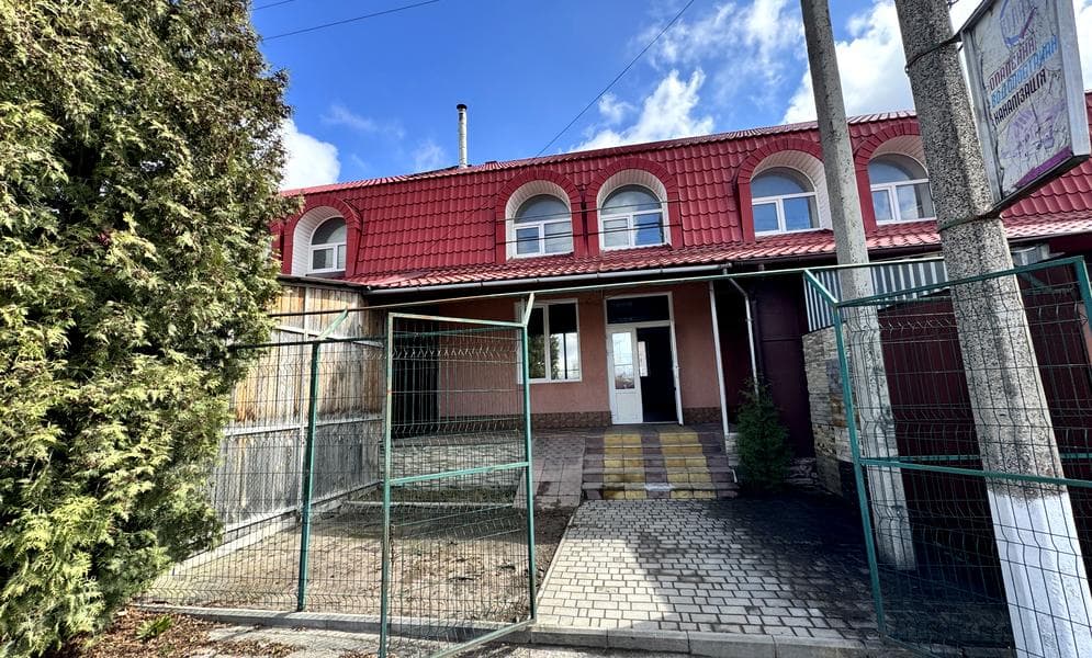 Олександра Довженка вул., 2К