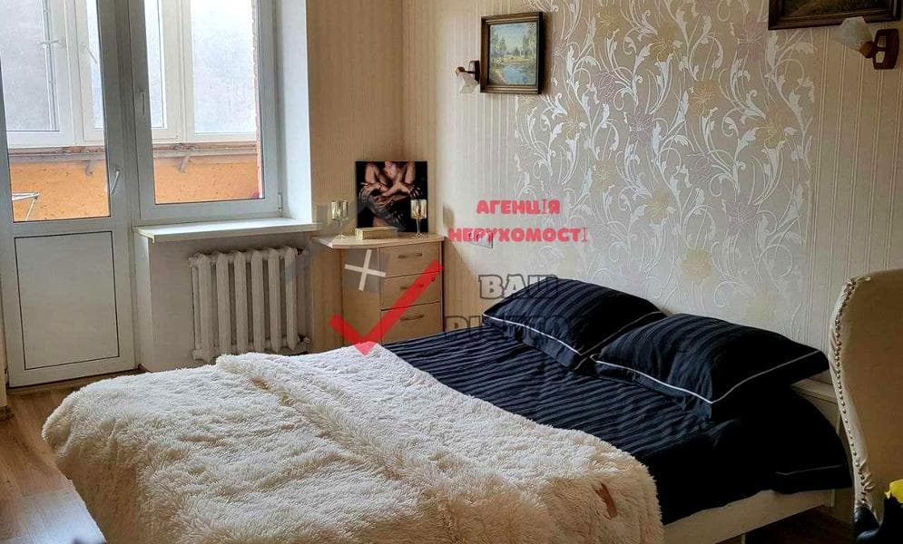 Олександра Бідного вул., 1а