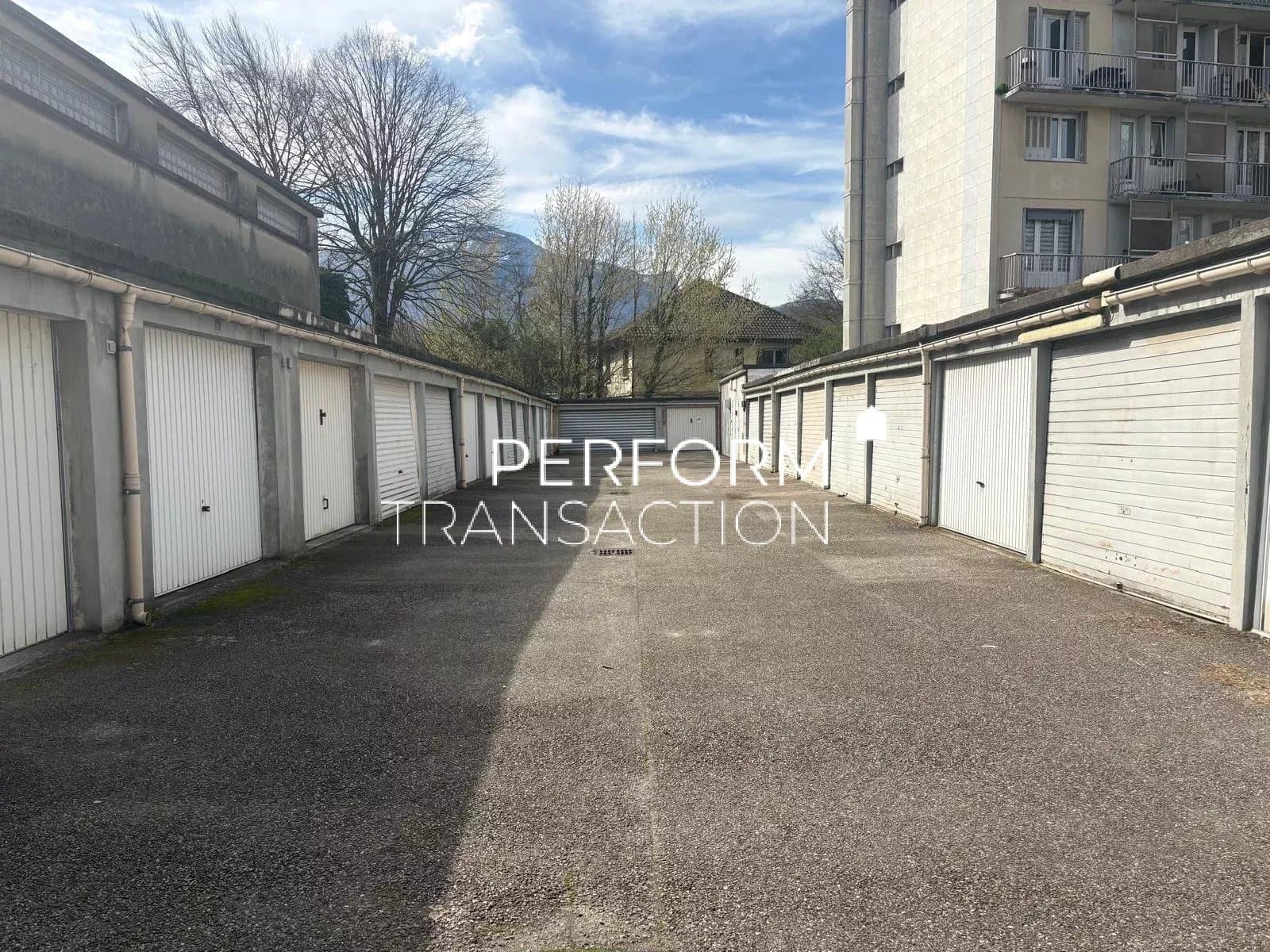 À vendre – Garage fermé – Grenoble