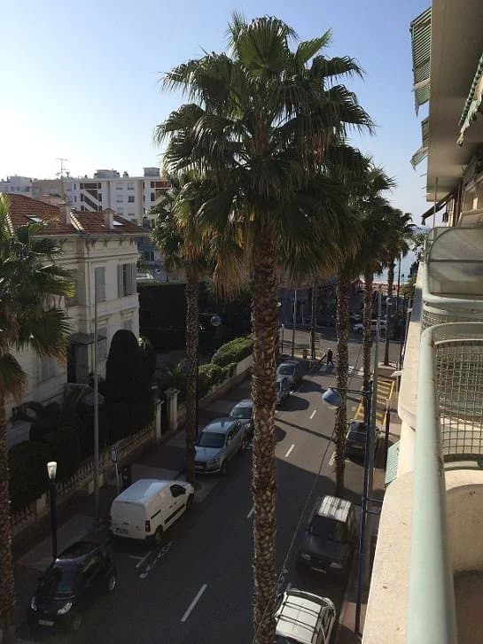 Trois pièces de 60 m² climatisé en bord de mer