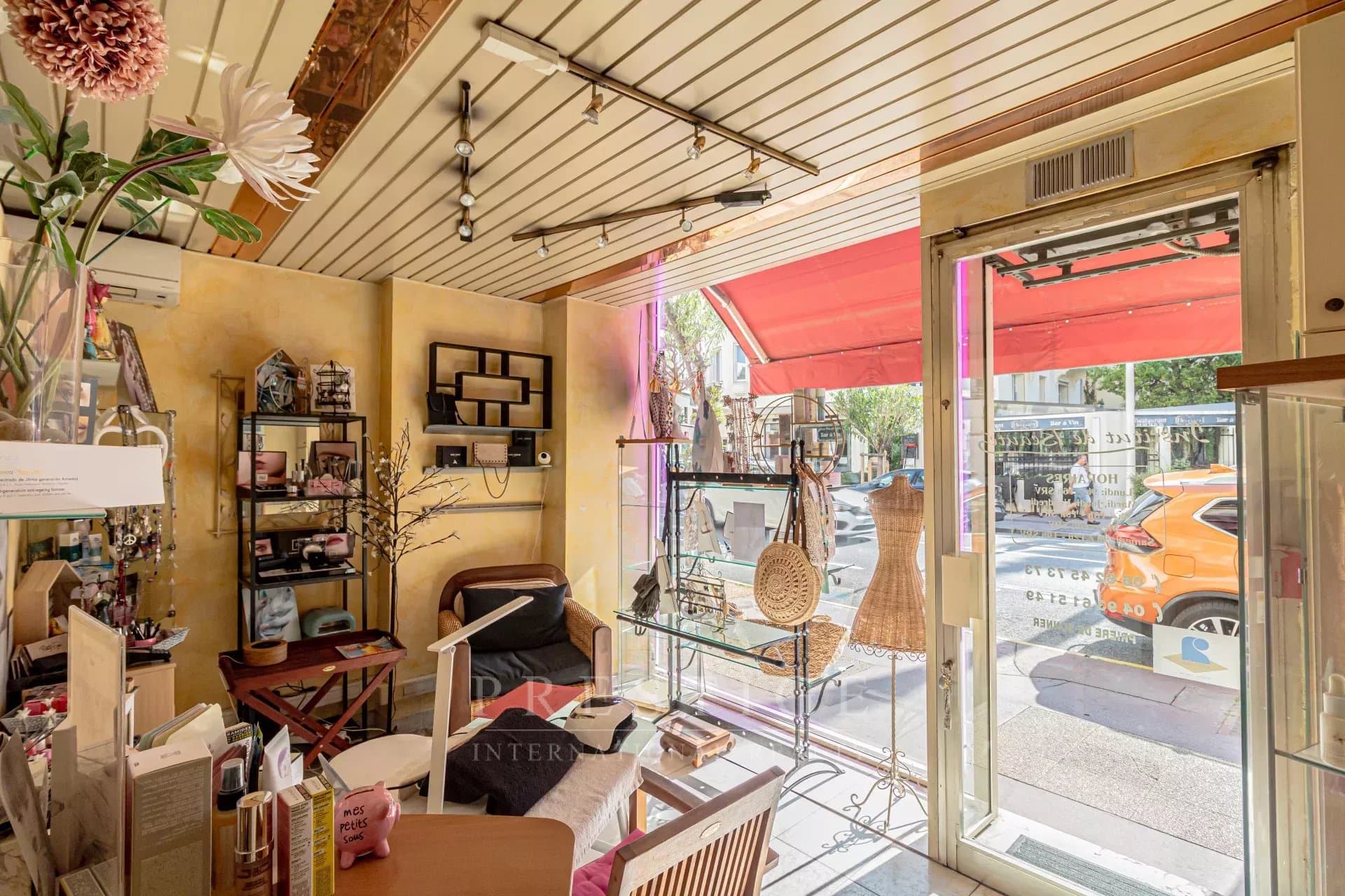 Juan les pins centre, droit au bail 38m²
