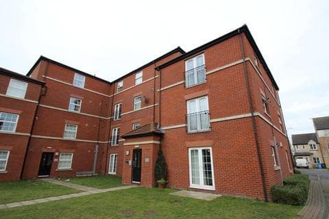Flat - Lambwath Hall Court, Hull HU7