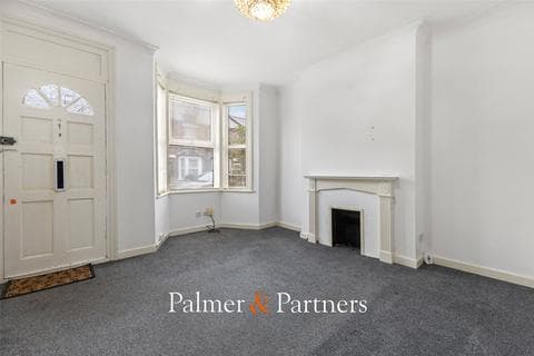 Semi-detached house - Morant Road, New Town, Colchester, Essex, CO1