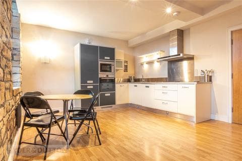 Apartment - Firth Street, Huddersfield, West Yorkshire, HD1