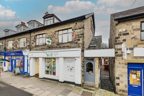 Flat - Town Street, Horsforth, Leeds, West Yorkshire, LS18
