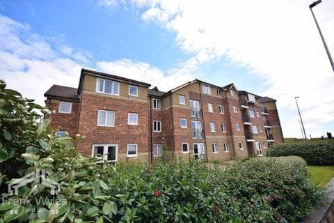 Flat - Clifton Drive North, Lytham St Annes, Lancashire