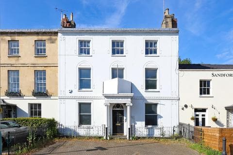 Terraced house - High Street, Cheltenham, Gloucestershire, GL50.