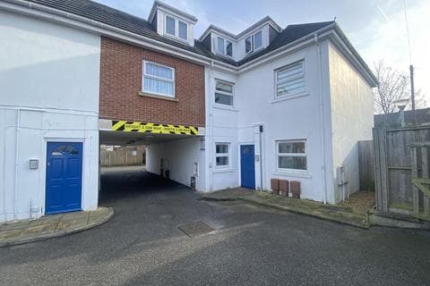 Ground floor flat - Manor Park Avenue, Portsmouth
