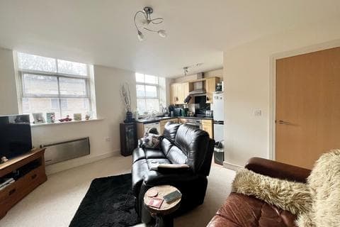 Flat - The Park, Kirkburton, HD8