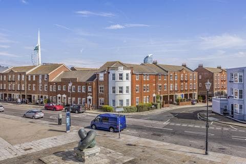 Apartment - White Hart Road, Old Portsmouth