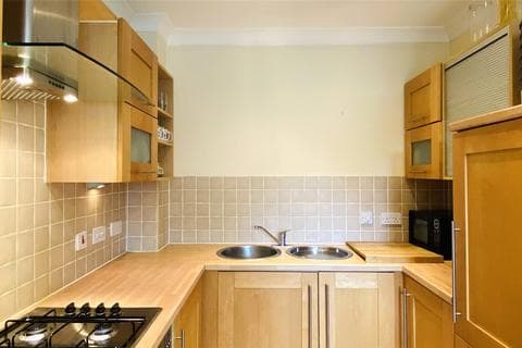 Apartment - Brookbank Close, Gloucestershire GL50