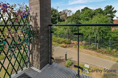Apartment - Gilbert Place, Lowry Way, Swindon, WIltshire, SN3 1FX