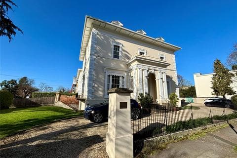 Apartment - Lansdown Crescent, Cheltenham, Gloucestershire