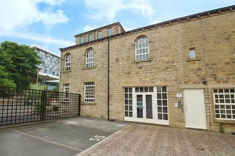 Apartment - Commercial Street, West Yorkshire HD1
