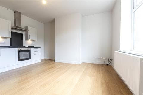 Terraced house - Manchester Road, Huddersfield, West Yorkshire, HD4