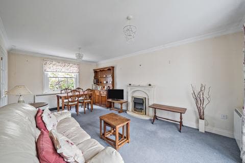 Apartment - Commercial Street, Gloucestershire GL50