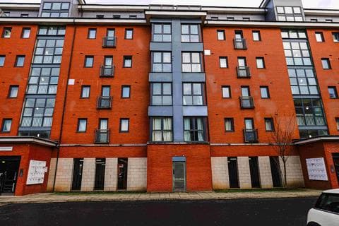 Flat - Central Way, Warrington WA2