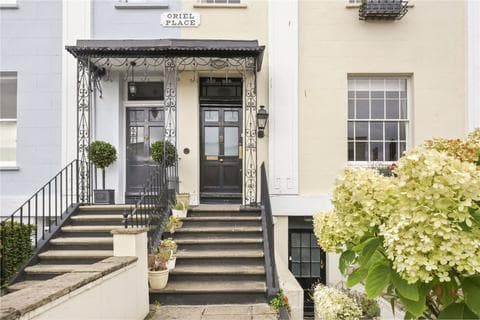 End of terrace house - Bath Road, Gloucestershire GL53