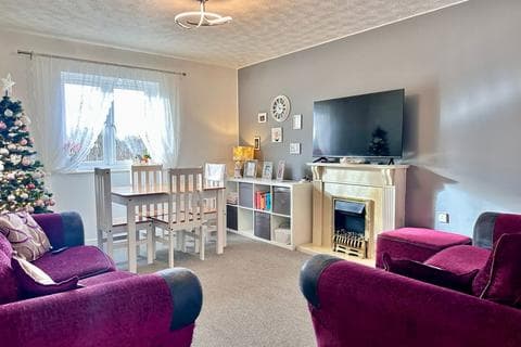 Flat - Banyard Close, Cheltenham GL51