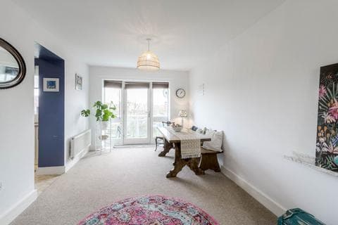 Apartment - Milton Road, Milton Keynes MK10