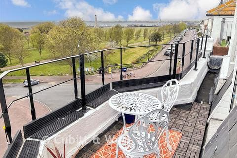 Apartment - Courtlands, Southsea PO5
