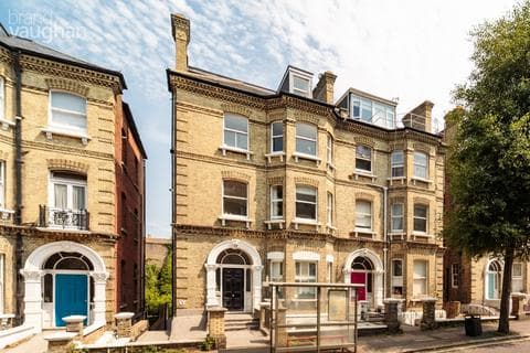 Flat - Cromwell Road, Hove, BN3