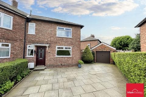 End of terrace house - Hamilton Avenue, Cadishead, M44