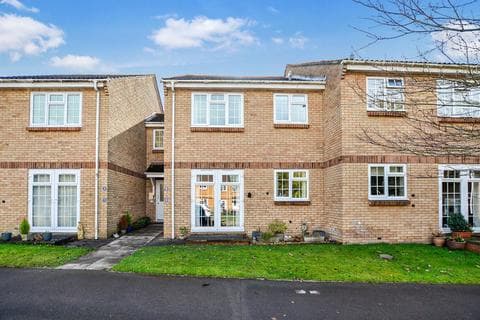 Apartment - Greenway Lane, Cheltenham GL52