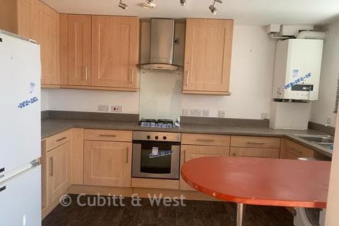Apartment - Victoria Road, Southsea, Hampshire
