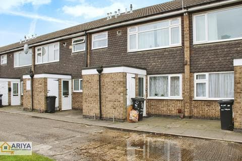 Maisonette - Fosse Road North, West End, Leicester LE3