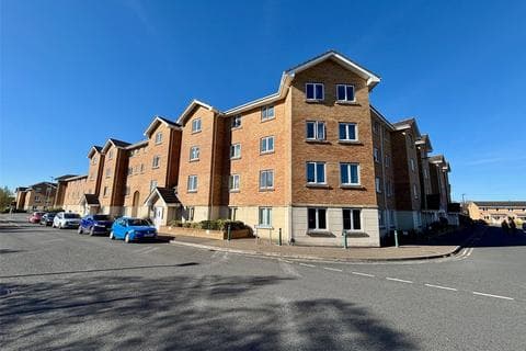 Apartment - Banyard Close, Cheltenham, Gloucestershire