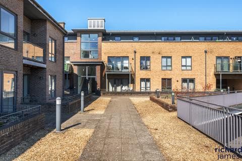 Apartment - Firefly Avenue, Swindon SN2