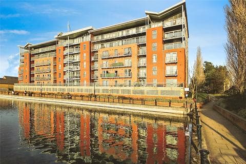 Flat - Kentmere Drive, South Yorkshire DN4