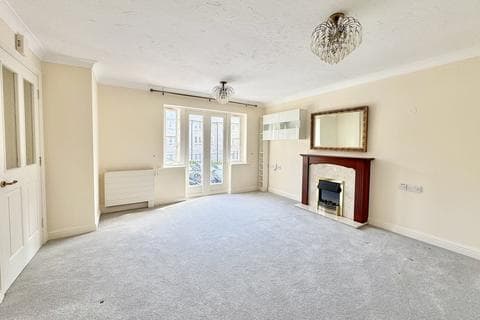 Retirement property - Brompton Court, St Stephens Road, Bournemouth, BH2