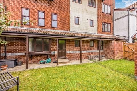 Ground floor flat - Armory Lane, Old Portsmouth