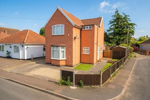Detached house - Vera Road, Hellesdon, Norwich