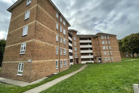 Flat - Aikman Avenue, Leicester