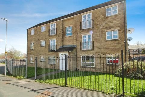Apartment - Marlington Drive, Ferndale, West Yorkshire HD2